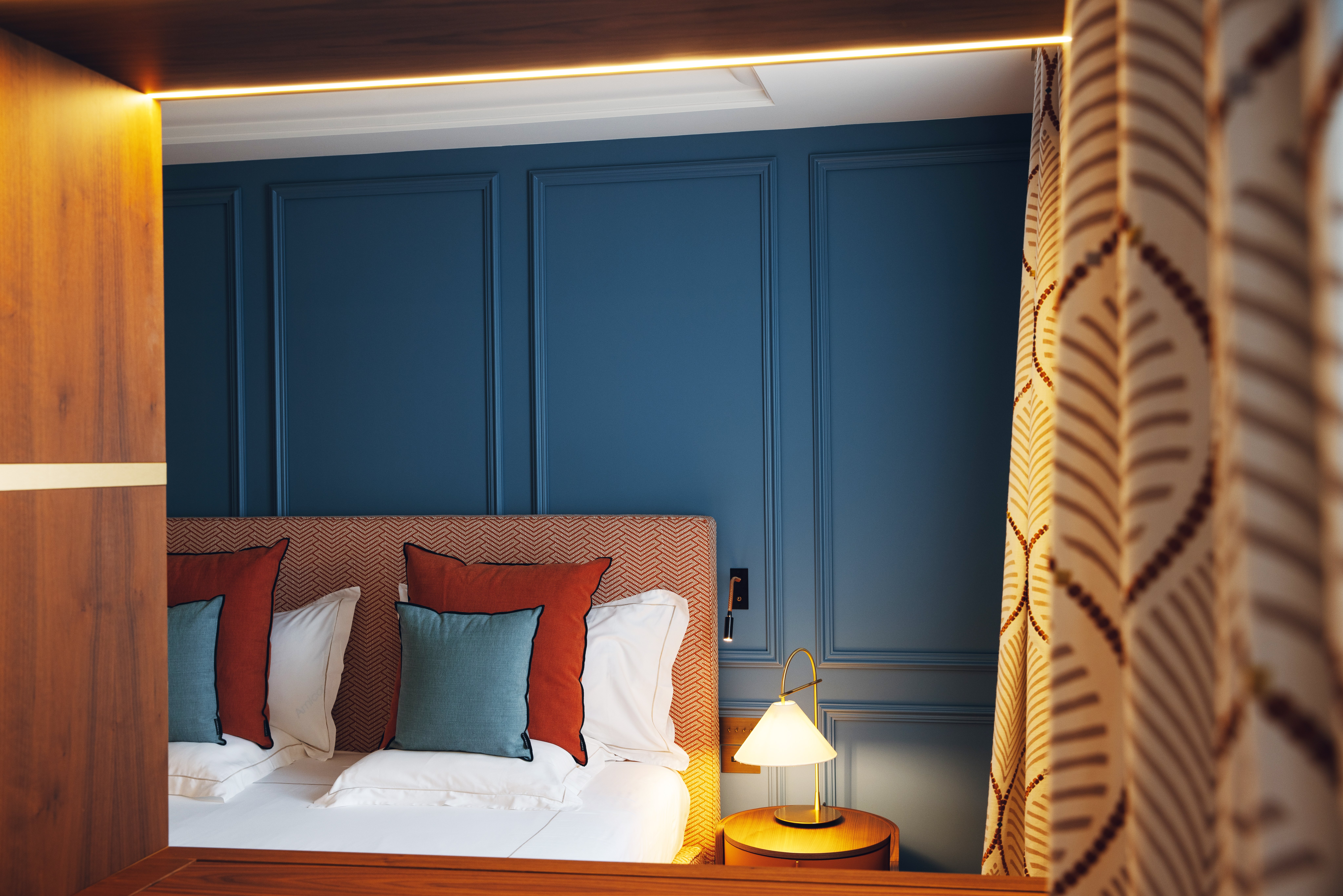 Eight Hotel Portofino-guestroom-Eight Suite.jpg