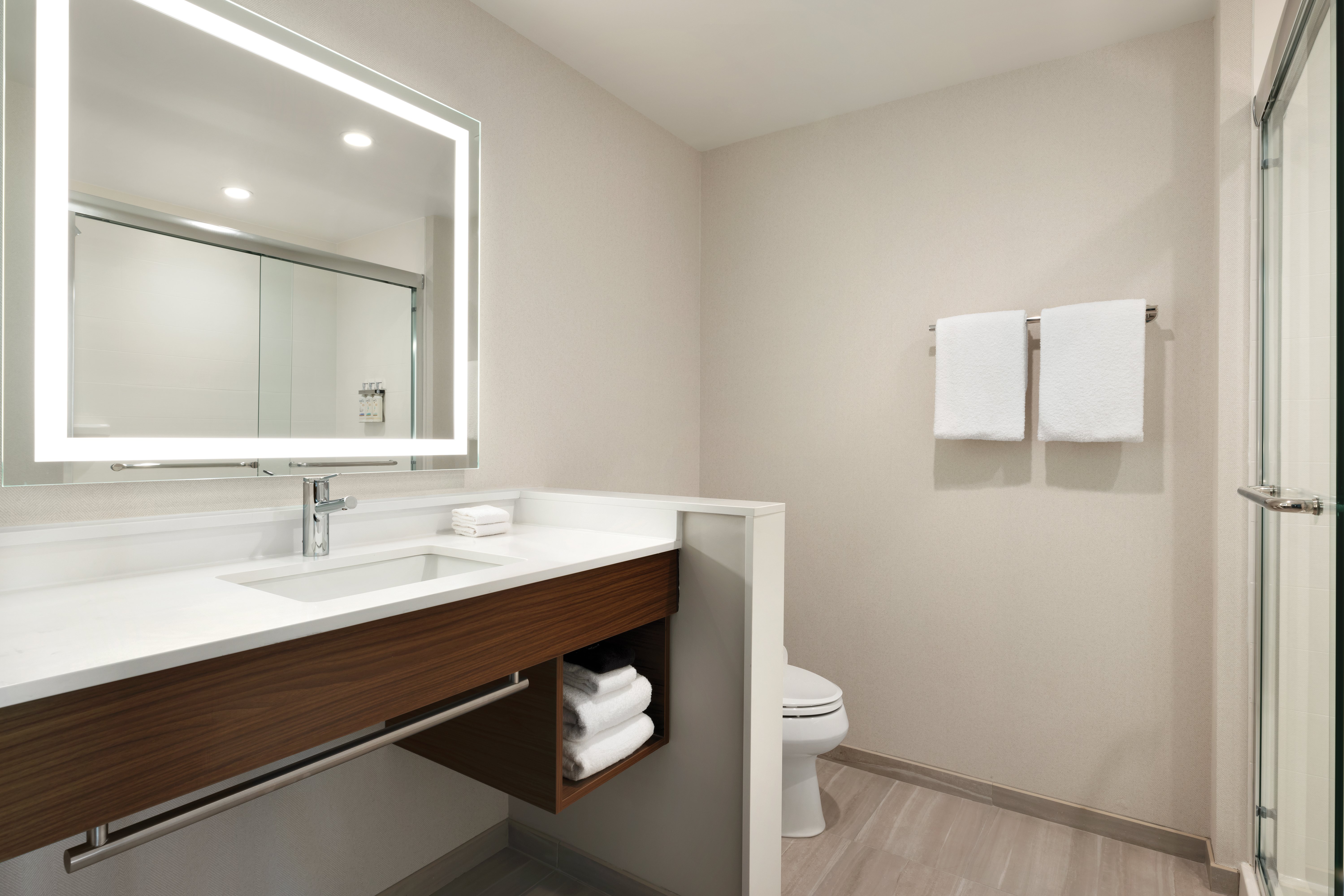 HOLIDAY INN EXP CAPE CANAVERAL BY I-guestroom-Guest Room.jpg