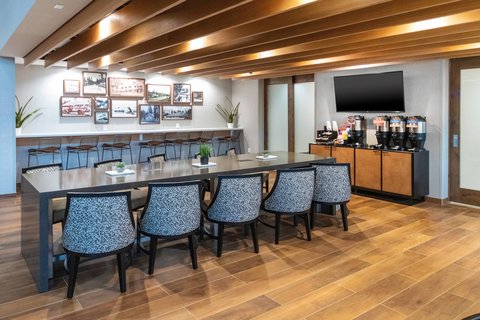 Breakfast Seating Area