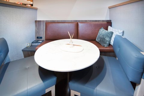 Breakfast Sitting Area