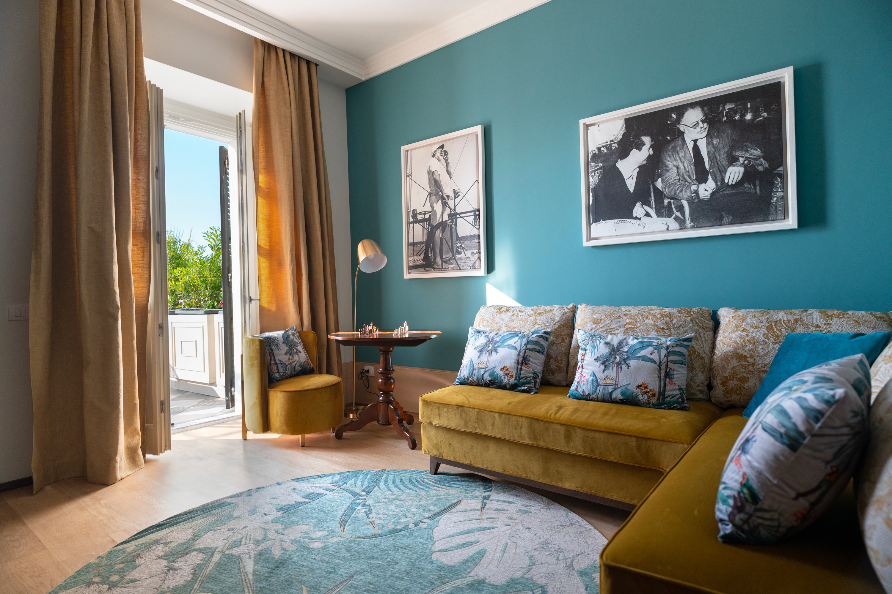 GRAND HOTEL ALASSIO-guestroom-Suite Hemingway living room.jpg