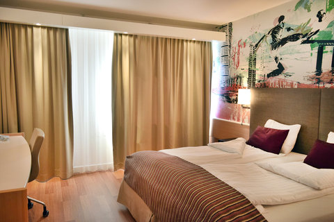 DBL STANDARD DOUBLE ROOM BED