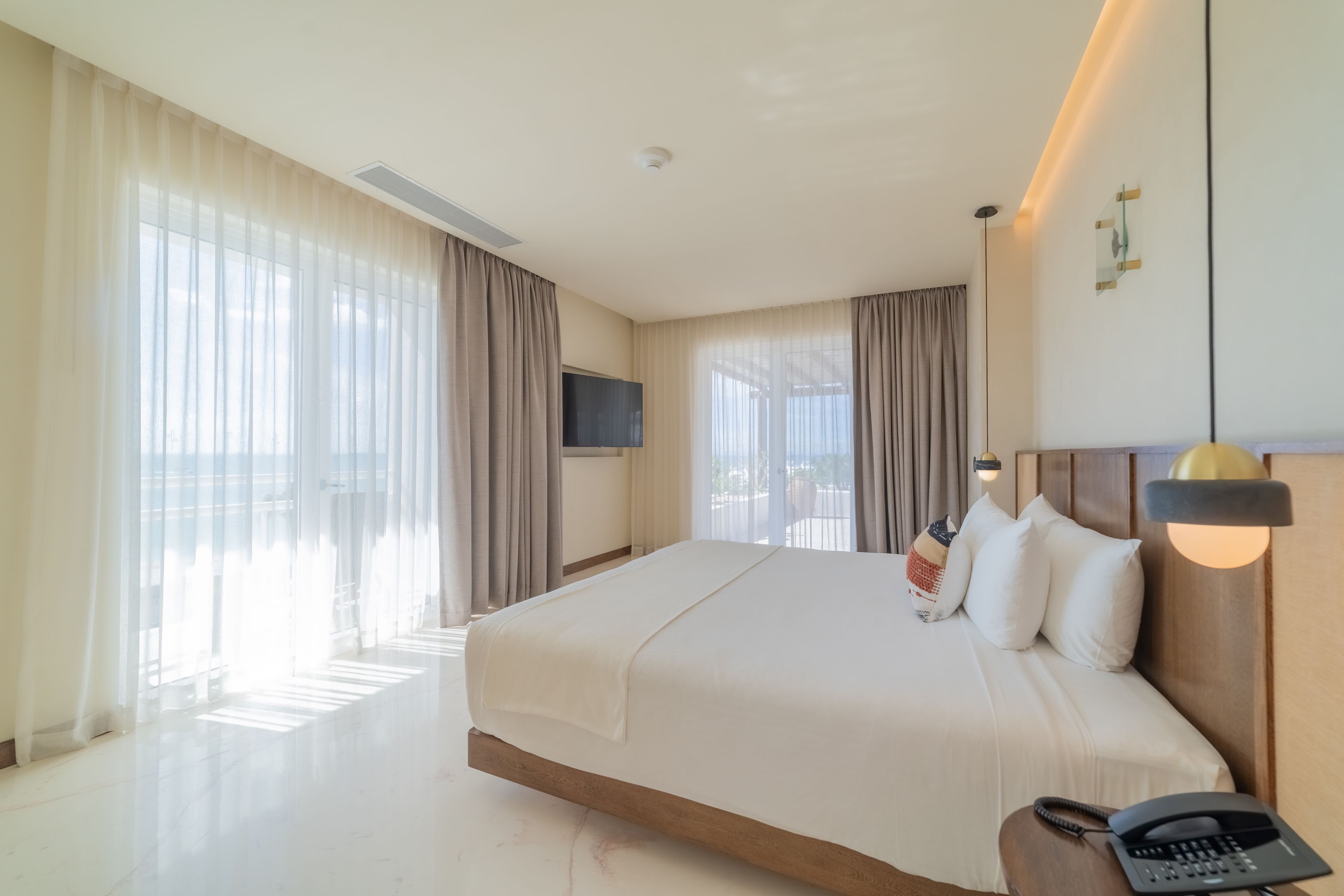 HOTEL INDIGO PUERTA CORTEZ BY IHG-guestroom-King bed suite with amazing sea view.jpg