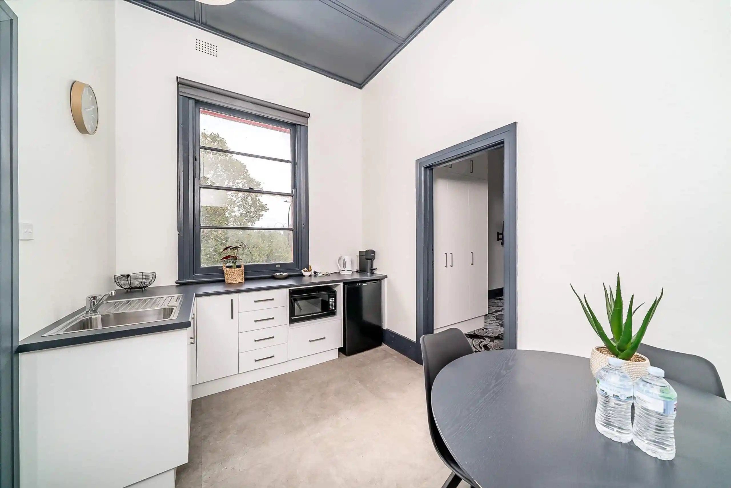 ROMANO S HOTEL-guestroom-Kitchenette.jpg