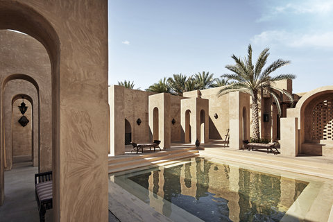 Bas Exterior Pillarsandwaterfeatures