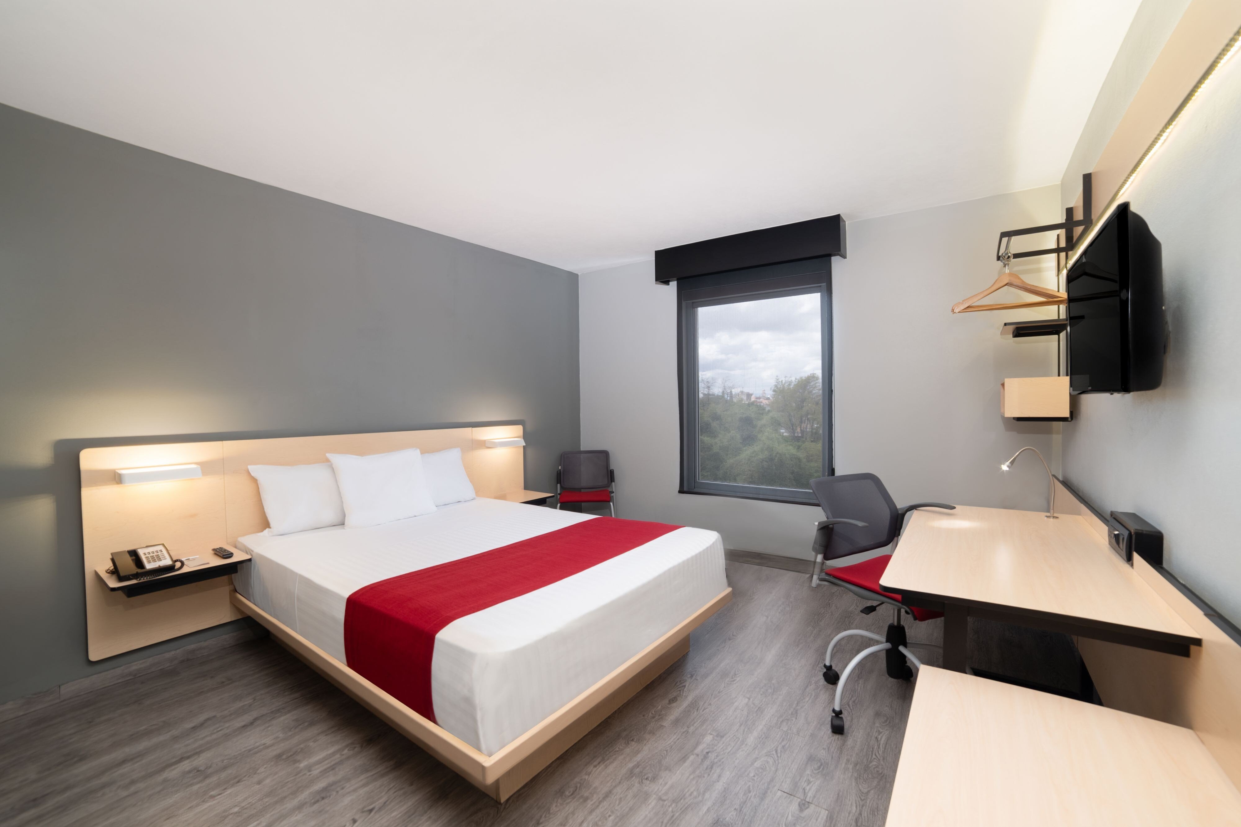 City Express by Marriott Puebla Centro-guestroom-Bedroom.jpg