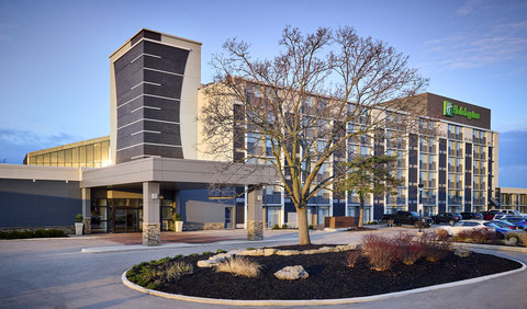 Near local attractions, we are your gateway to Burlington\'s best!