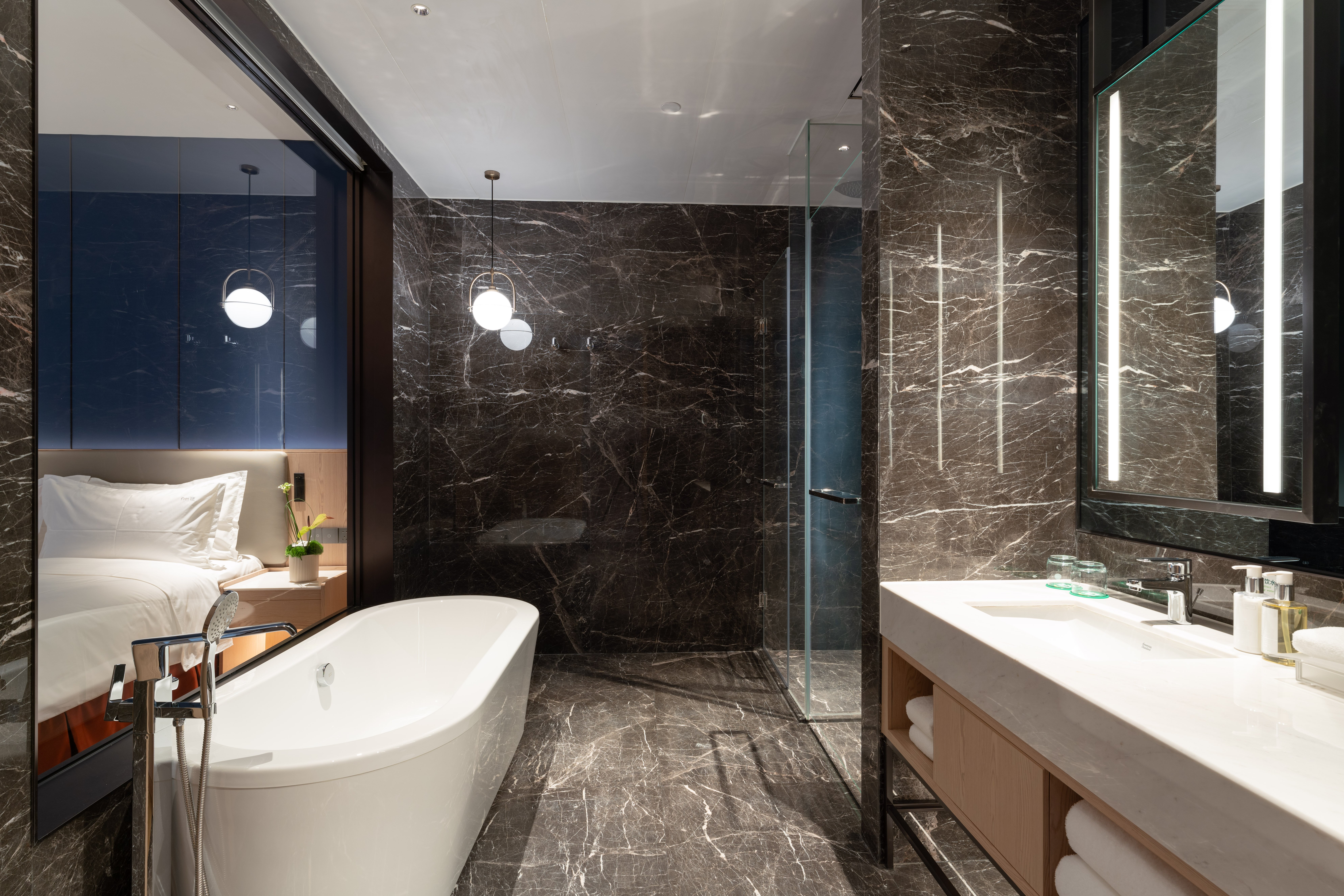 HOLIDAY INN SUNSHINE BY IHG-guestroom-Guest Room.jpg