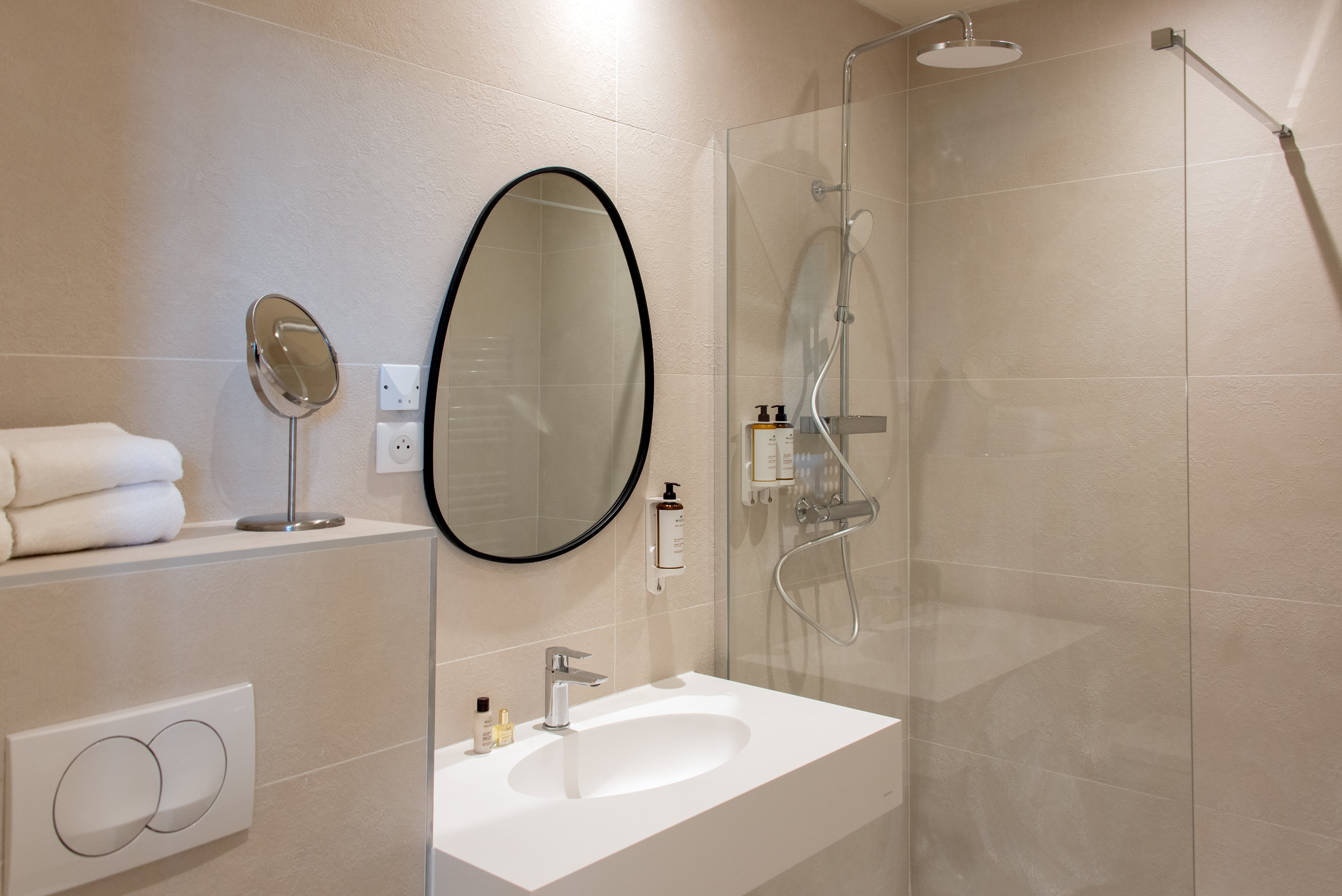SOKO HOTELS - PONT DU GARD-guestroom-Suite Bathroom.jpg