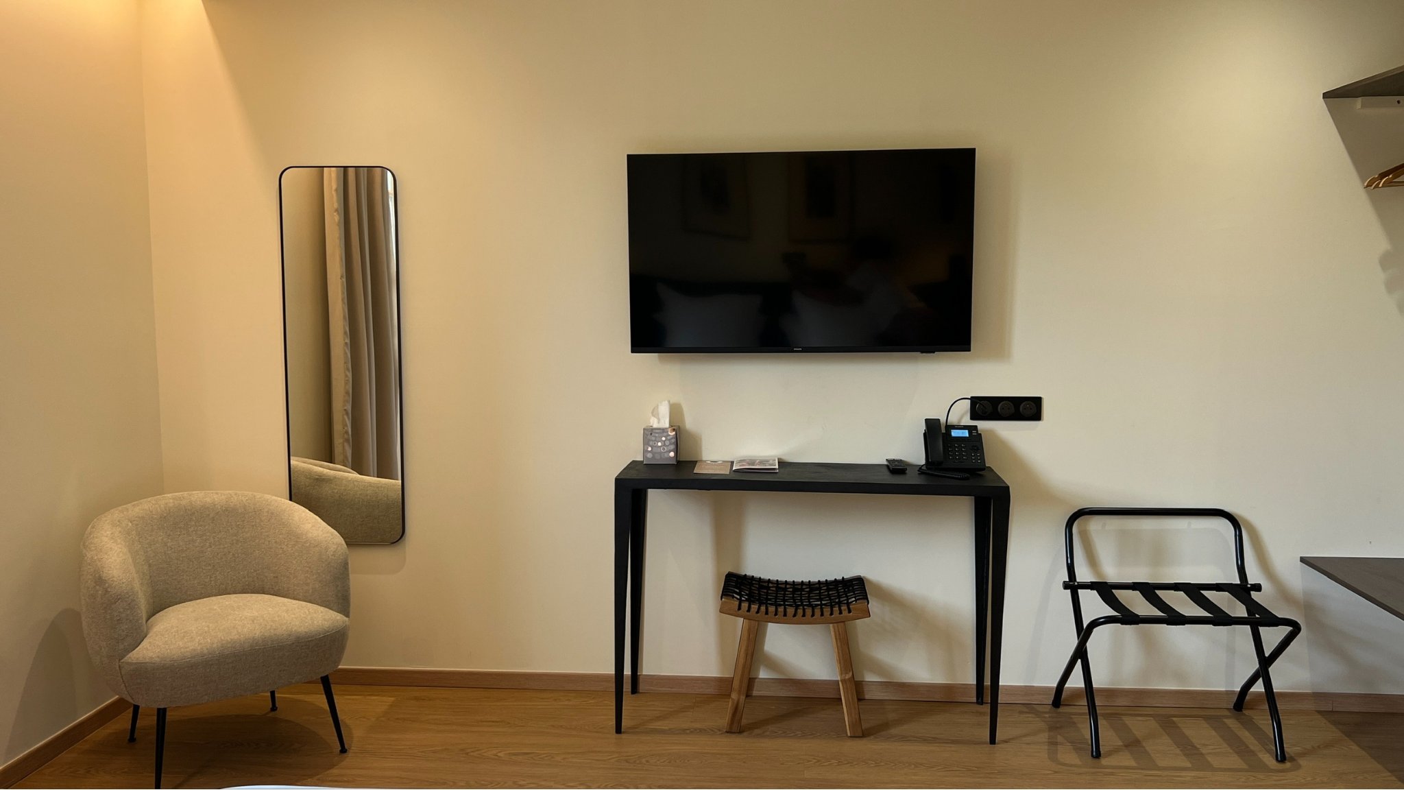 SOKO HOTELS - PONT DU GARD-guestroom-Suite Details.jpg