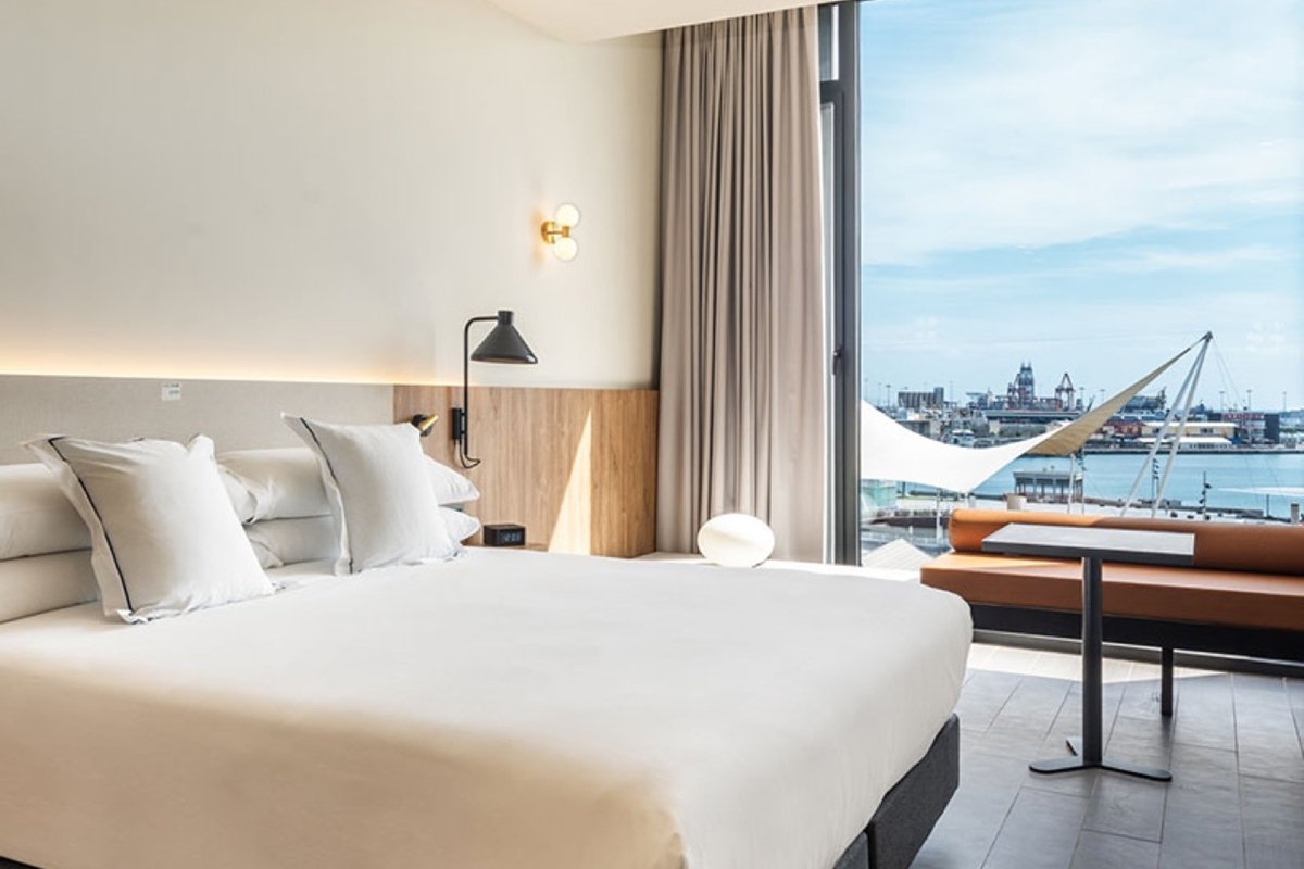 HOTEL LIVVO LUMM-guestroom-C20434 Guest Room.jpg