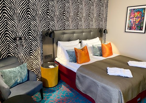PRE PREMIUM ROOM BED