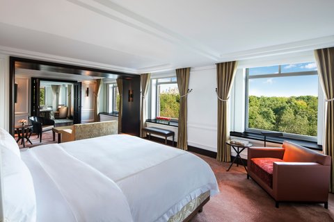 THE RITZ-CARLTON CENTRAL PARK - Photo 29
