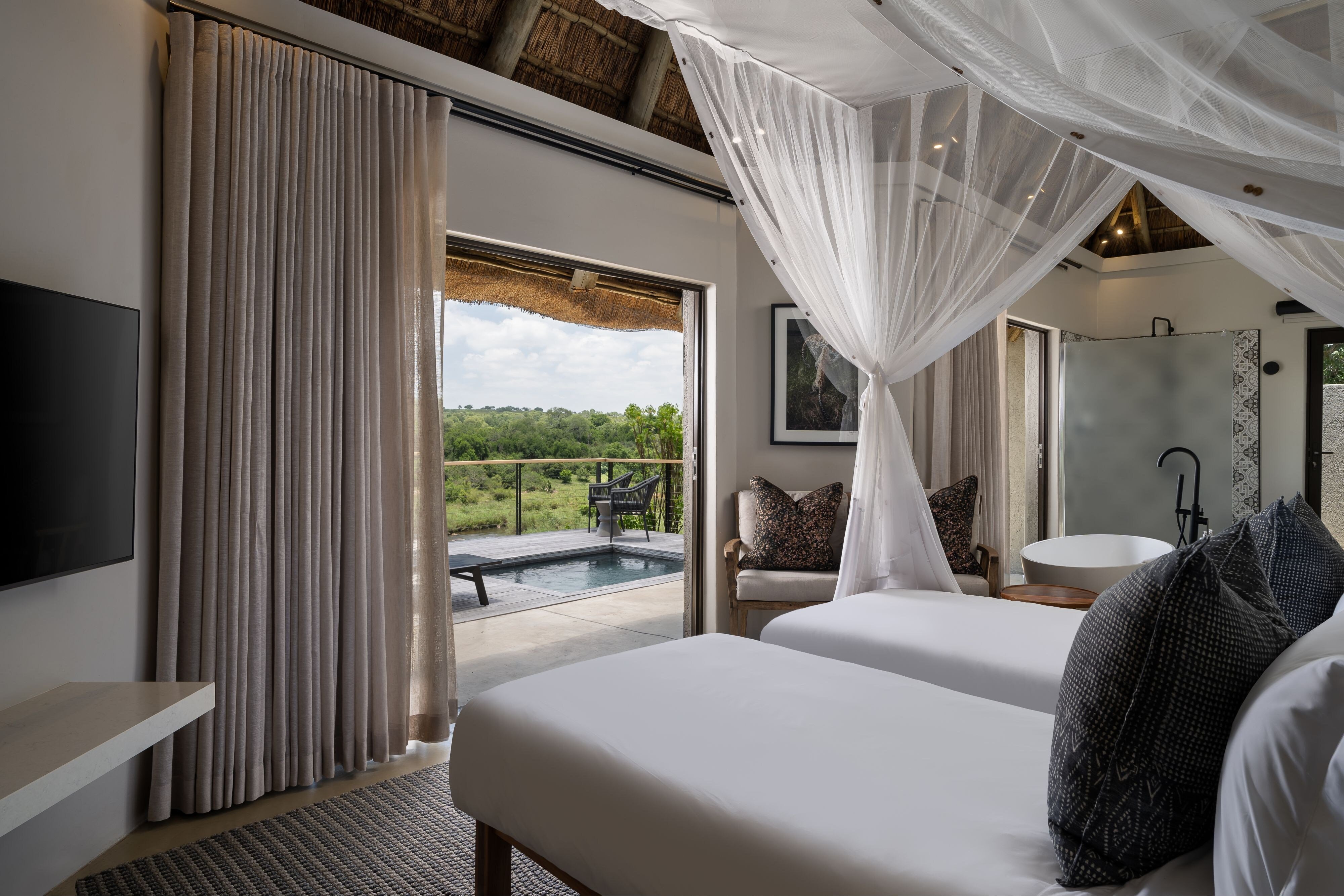 Leopard Sands Kruger Park-guestroom-Twin Bed.jpg