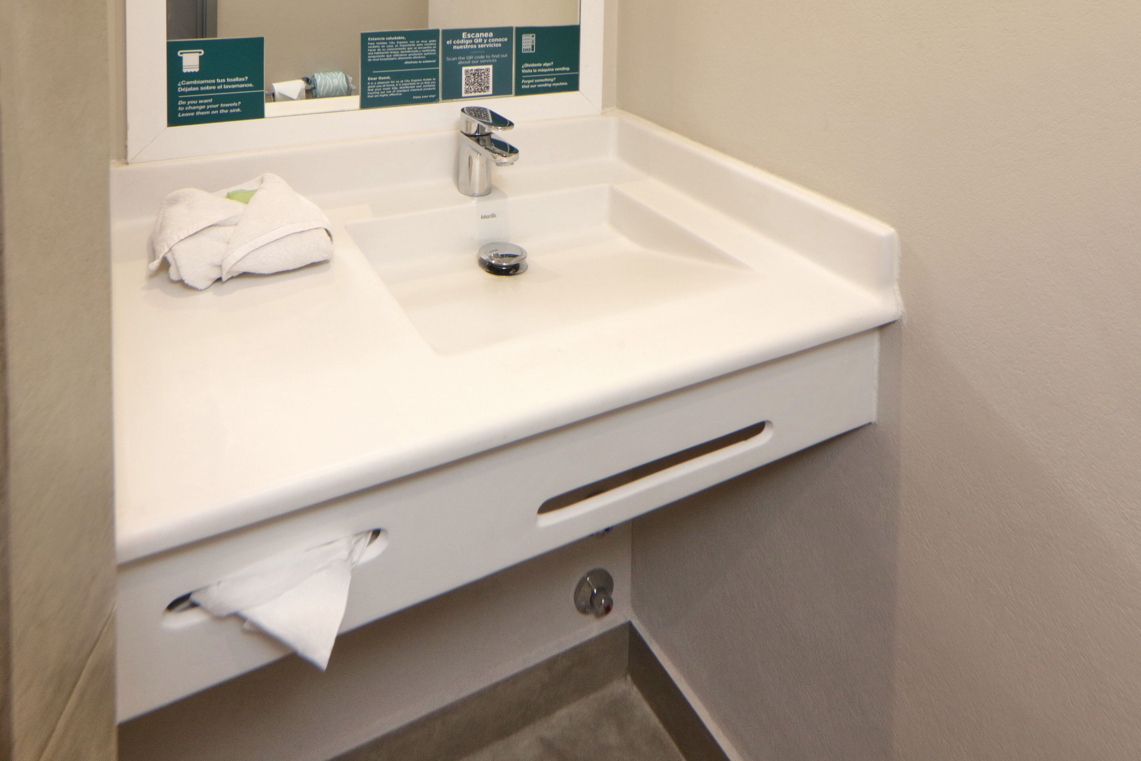 City Express Junior by Marriott Tijuana Otay-guestroom-Bathroom.jpg