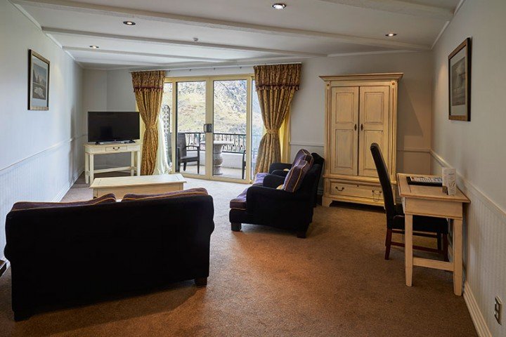 CORONET RIDGE RESORT-guestroom-Two Bedroom River View Room - Living Area.jpg