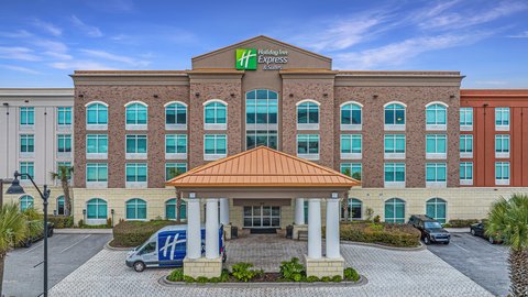 Welcome to Holiday Inn Charleston Arpt-Conv Ctr Area.