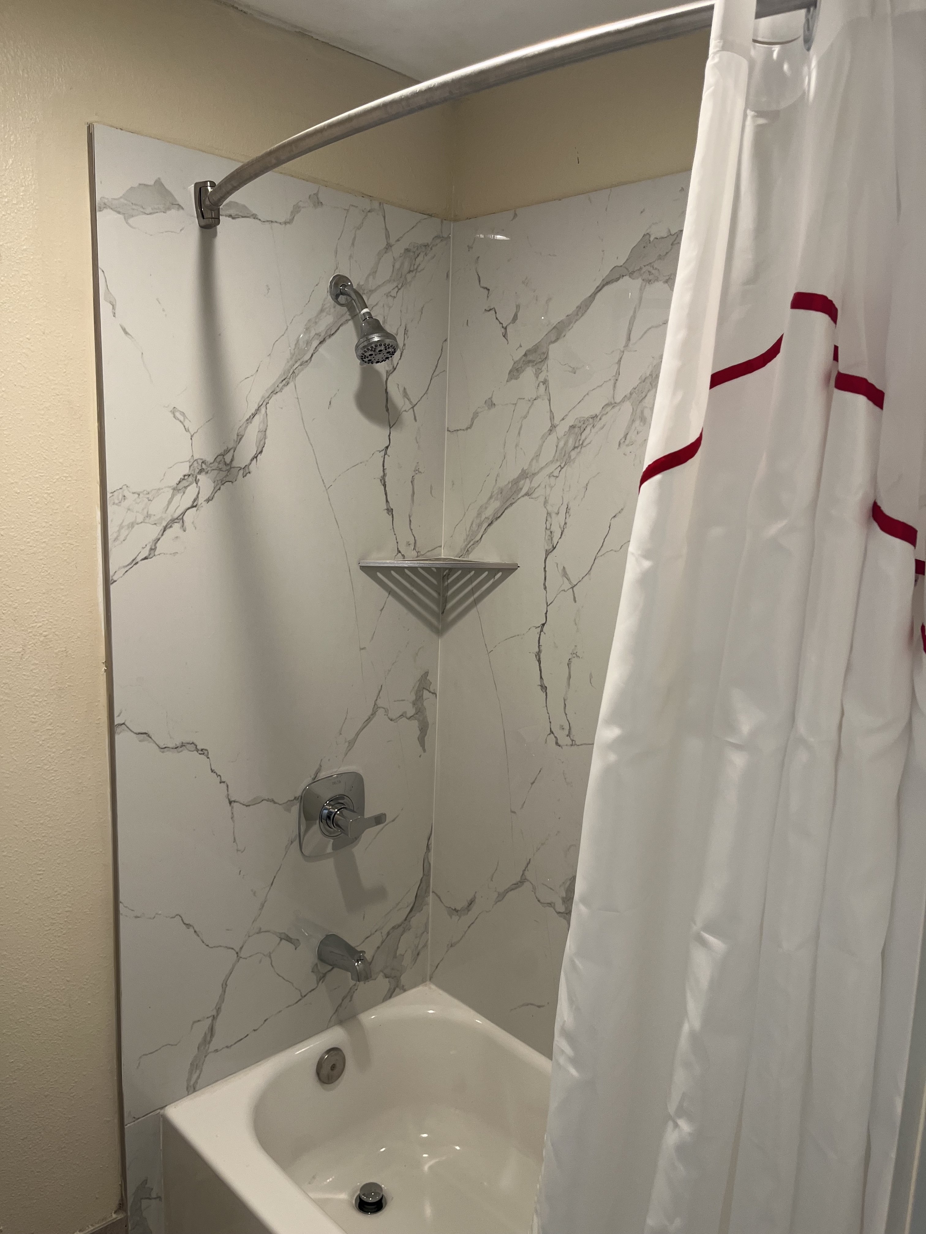 RED ROOF HALTOM CITY-guestroom-Bath.jpg