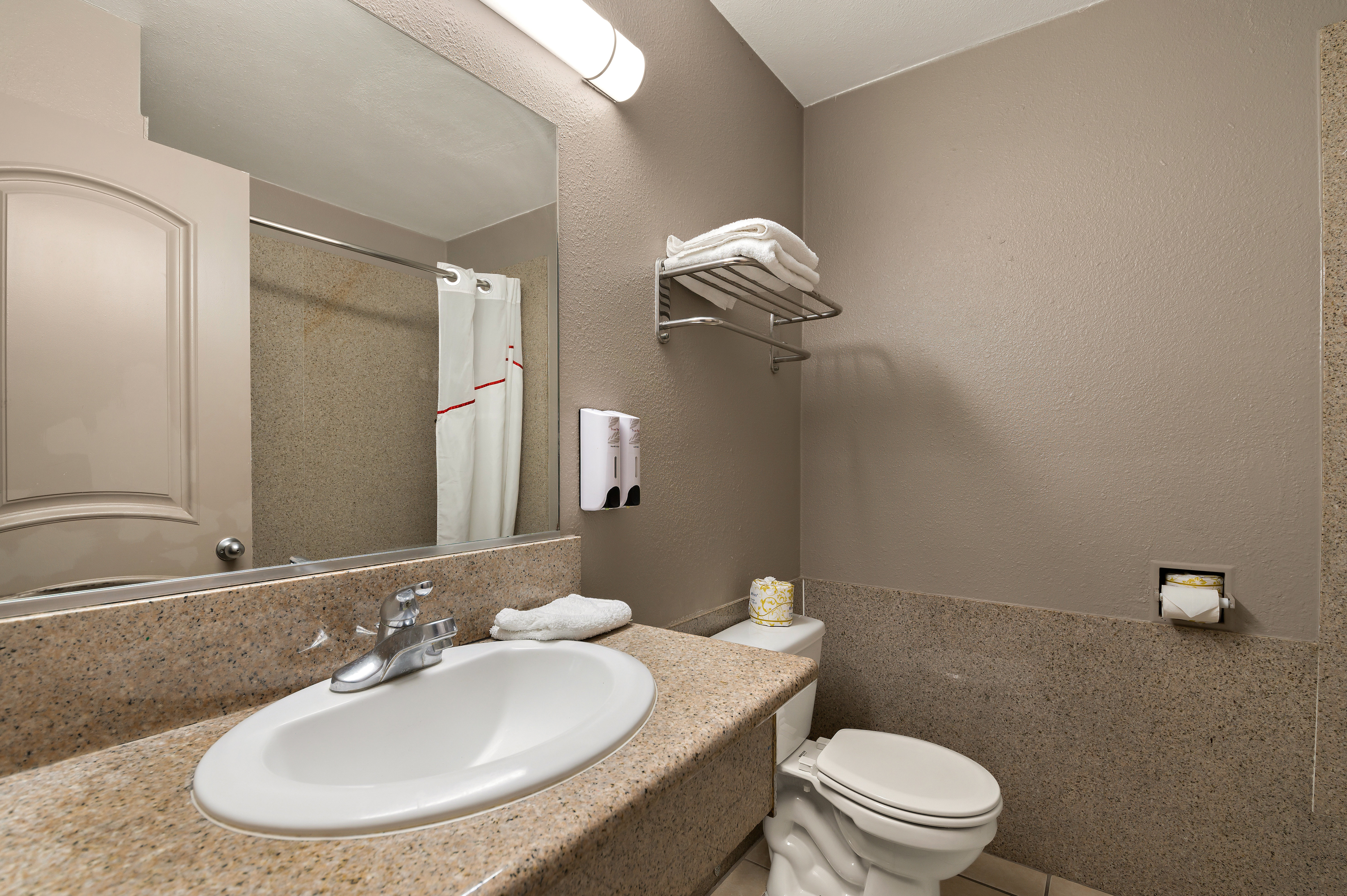 RED ROOF LOS ANGELES - BELLFLOWER-guestroom-ADA Shower.jpg