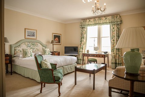 KINLOCH HOUSE HOTEL - Photo 6