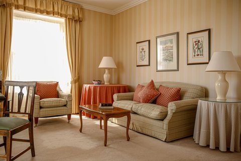 KINLOCH HOUSE HOTEL - Photo 16