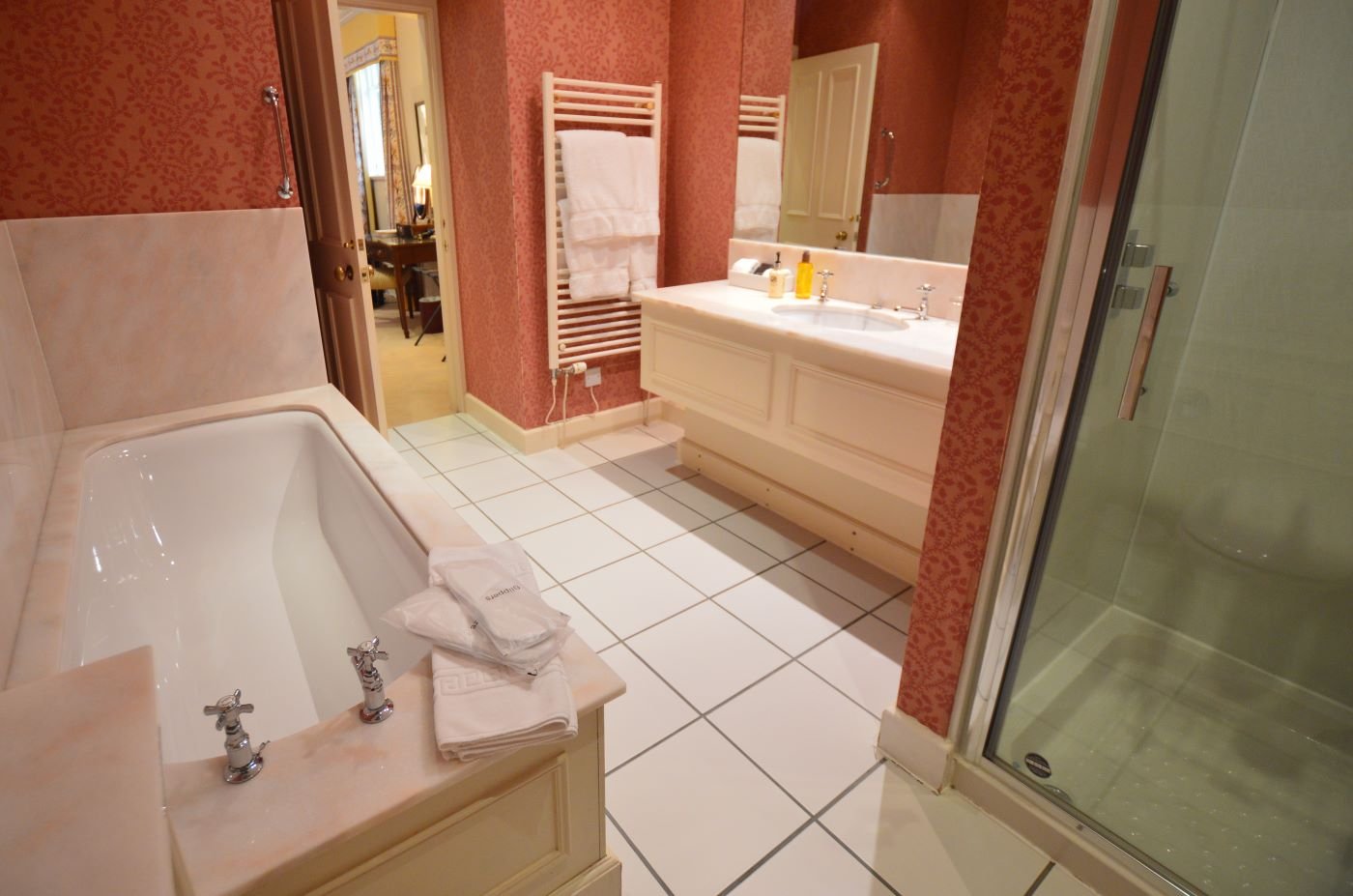 KINLOCH HOUSE HOTEL-guestroom-Standard Double Bathroom.jpg