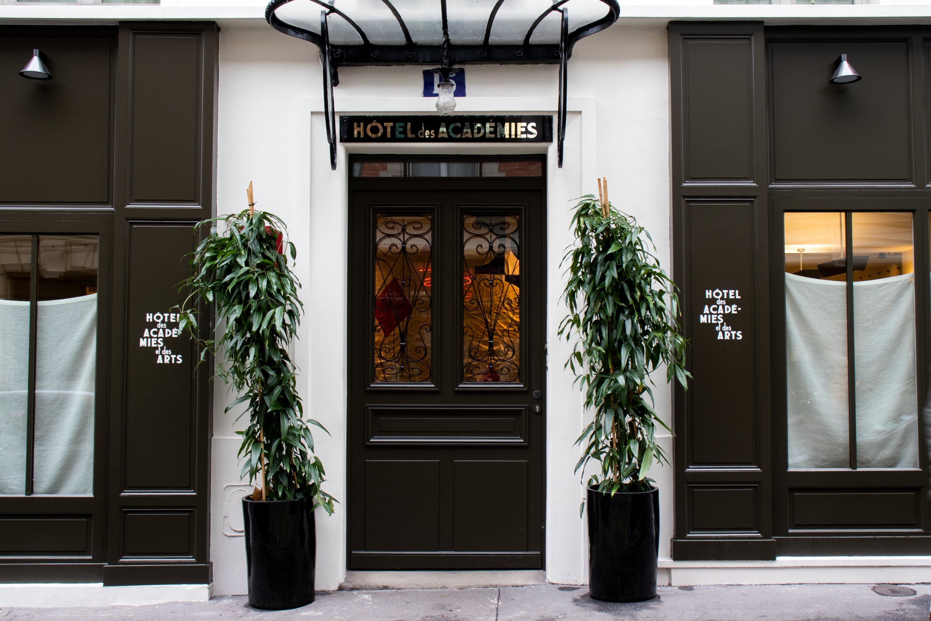 Hôtel des Académies et des Arts in Paris