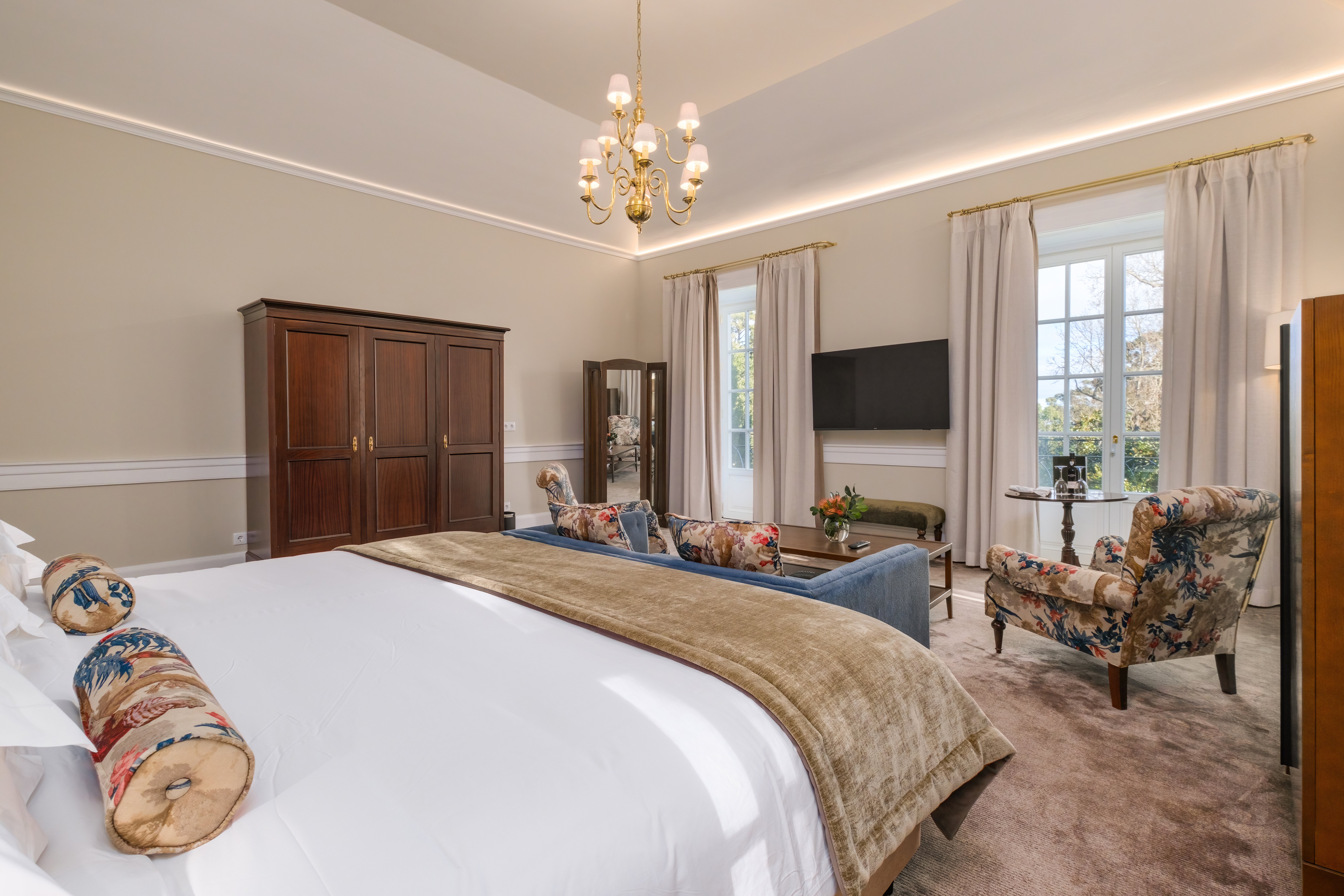 Casa Velha do Palheiro-guestroom-Junior Suite.jpg