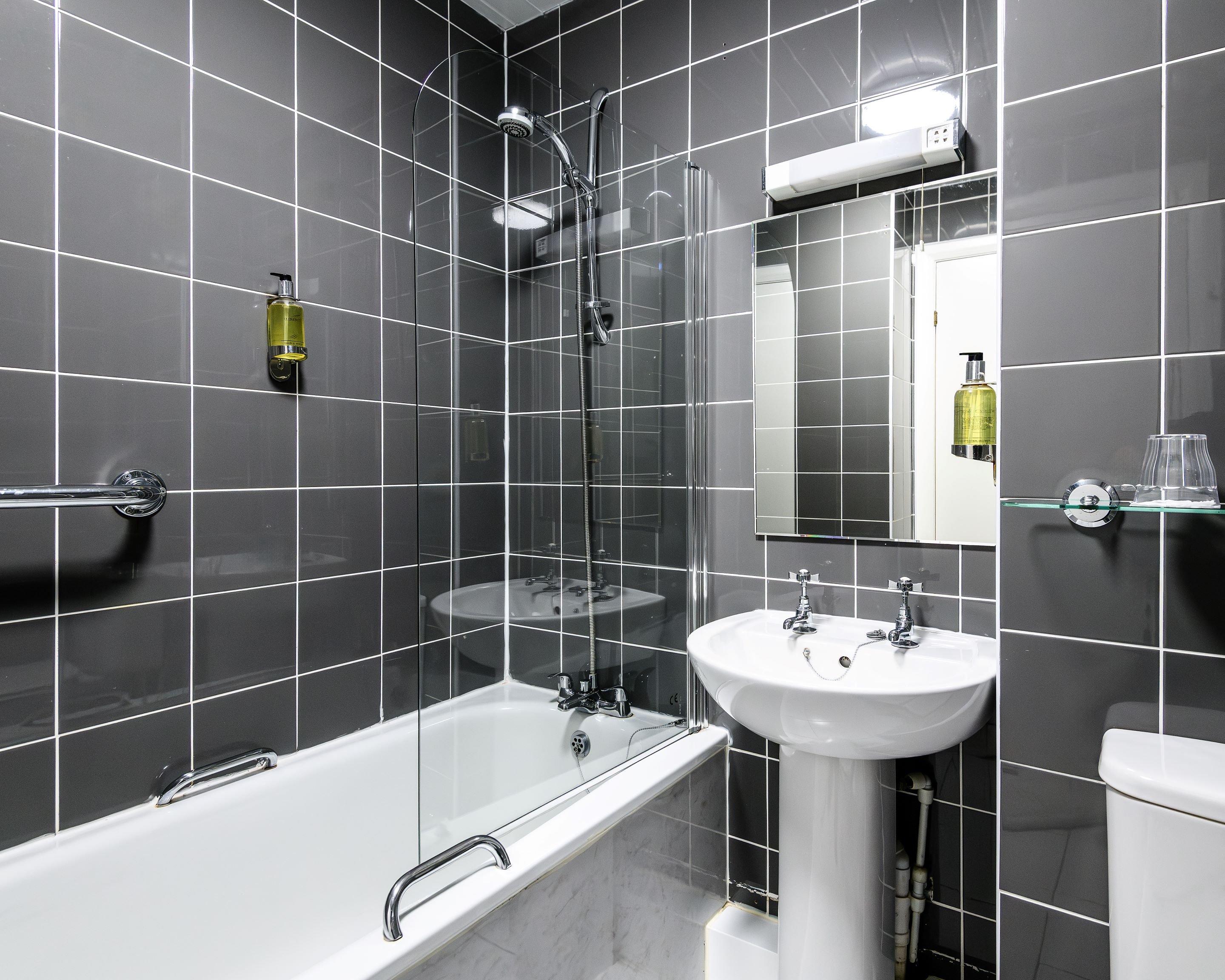 CBH FISHERS HOTEL-guestroom-Standard Double Room Ensuite.jpg
