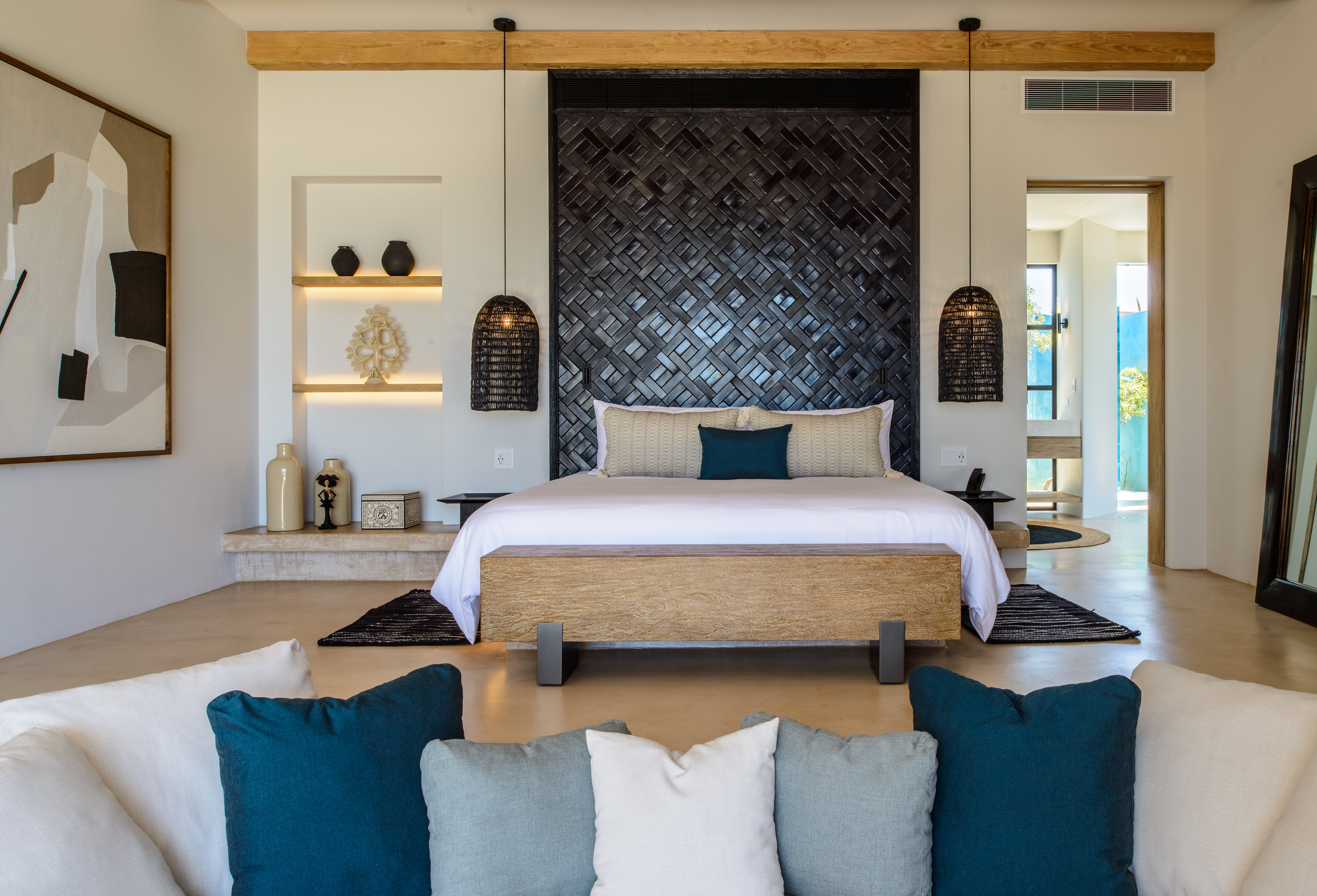 KIMPTON MAS OLAS BY IHG-guestroom-eaturing premium linens, organic textures, and en-suite bathrooms.jpg