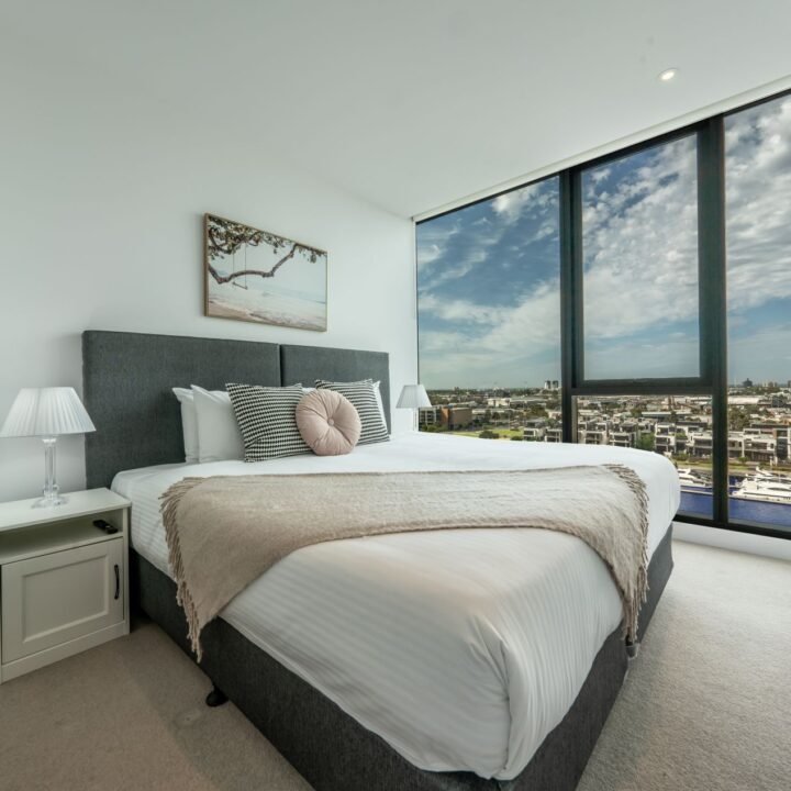 MELBOURNE PRIVATE APARTMENTS C-guestroom-Two Bedroom Two Bathroom Apartment With River Views Absolute Waterfront.jpg