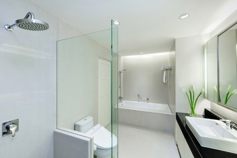 One Bedroom Grand Suite Bathroom