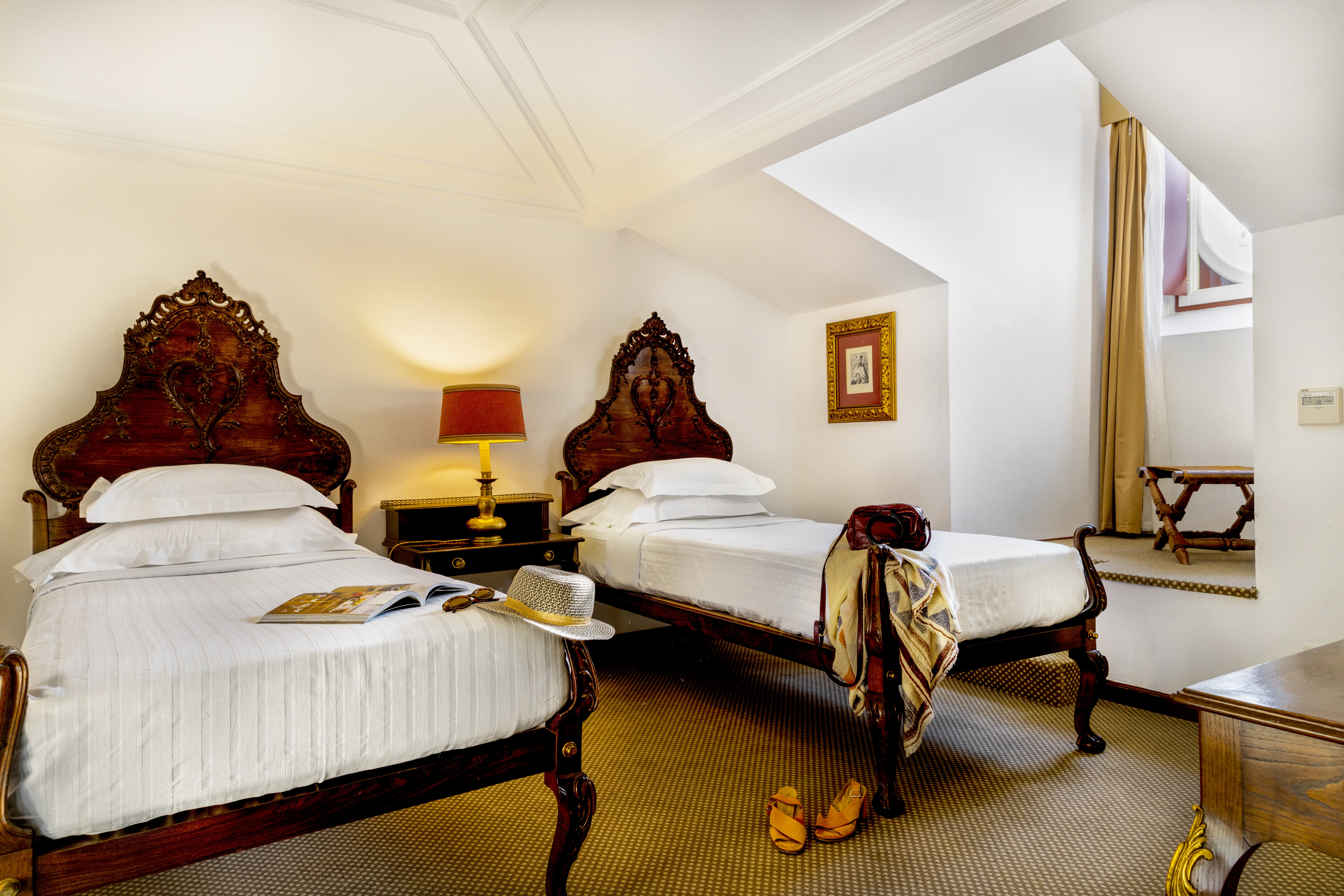 POUSADA DE ESTREMOZ-guestroom-Pousada Castelo Estremoz Bedroom Classic.jpg
