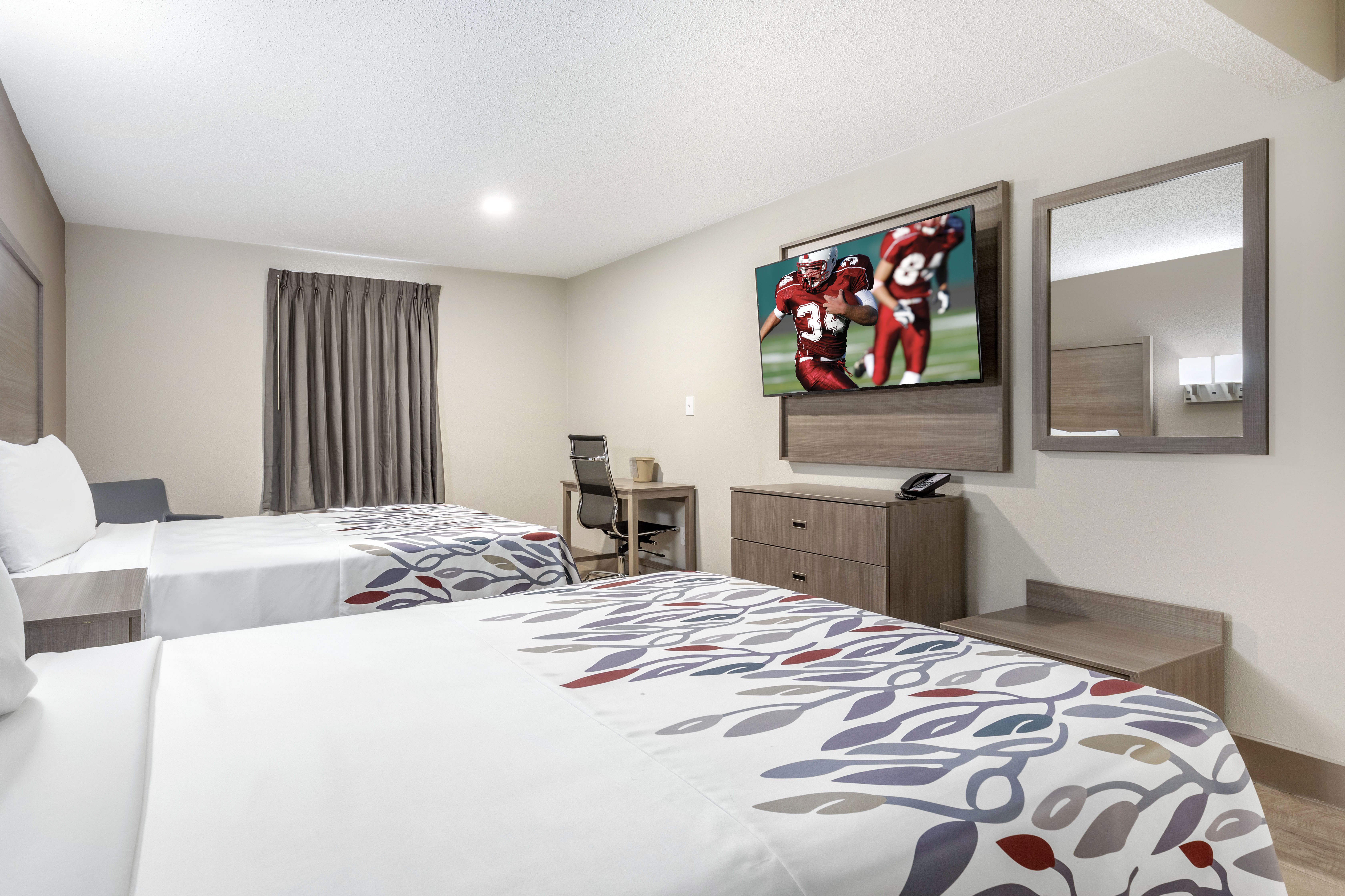 RED ROOF NEWPORT NEWS-guestroom-Suite Full.jpg