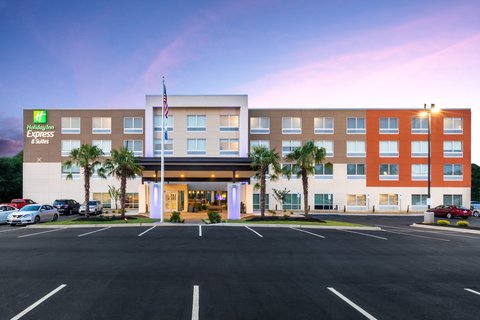 Conveniently located just off I-77 and Dave Lyle Boulevard!