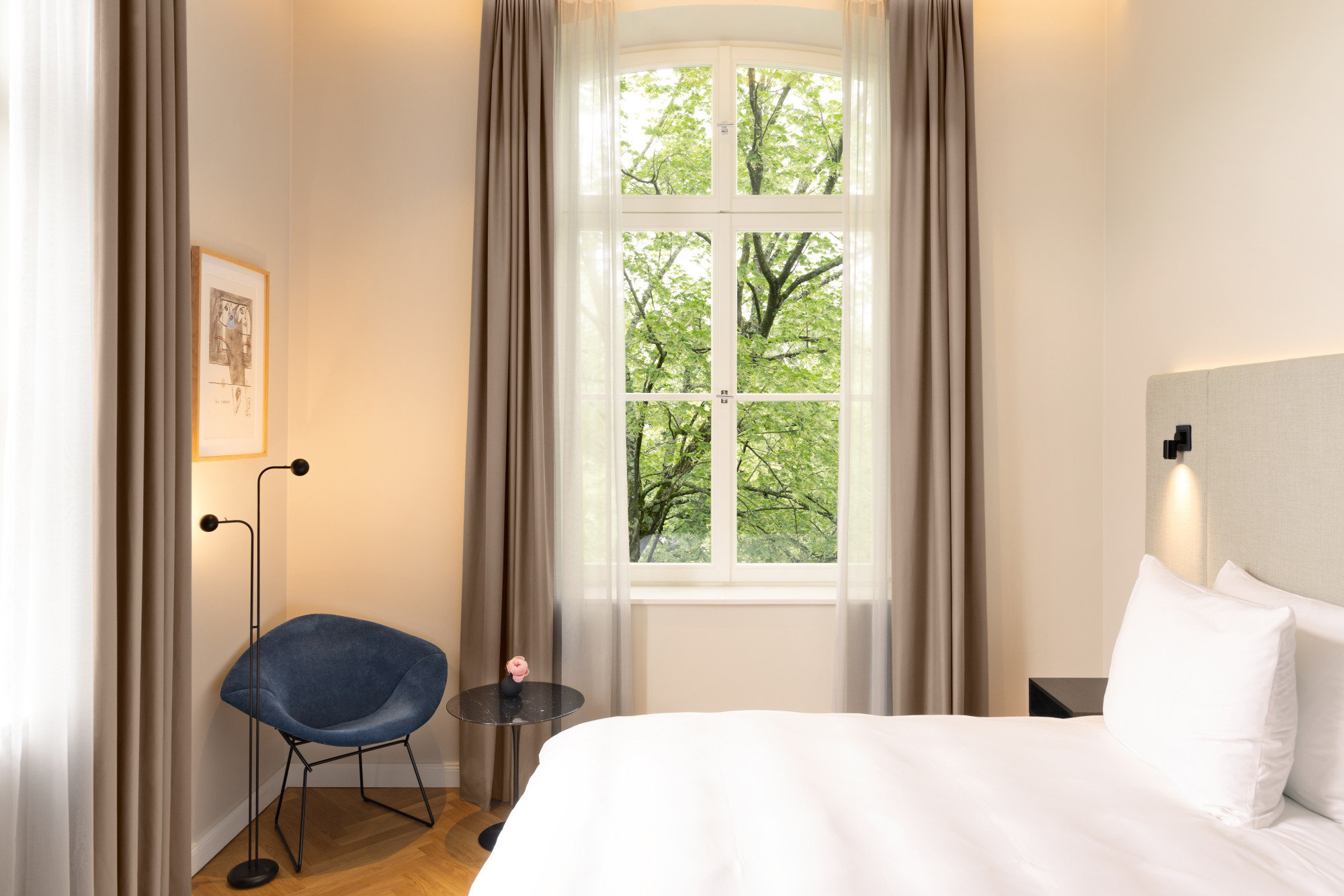 Boutique Hotel Esplanade-guestroom-Chambre Lumiere Accessible Room.jpg