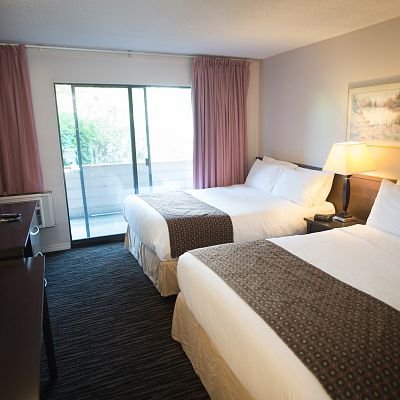RECREATION INN AND SUITES-guestroom-Two Queen Kitchenette.jpg