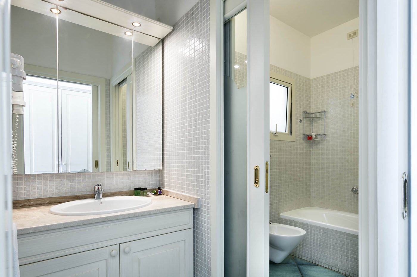 Hotel Santa Gilla-guestroom-bathroom.jpg