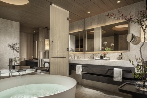 FOUR SEASONS HOTEL OSAKA - Photo 54