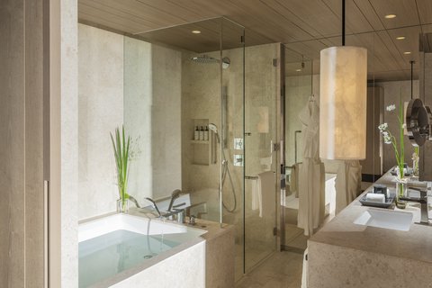 FOUR SEASONS HOTEL OSAKA - Photo 31