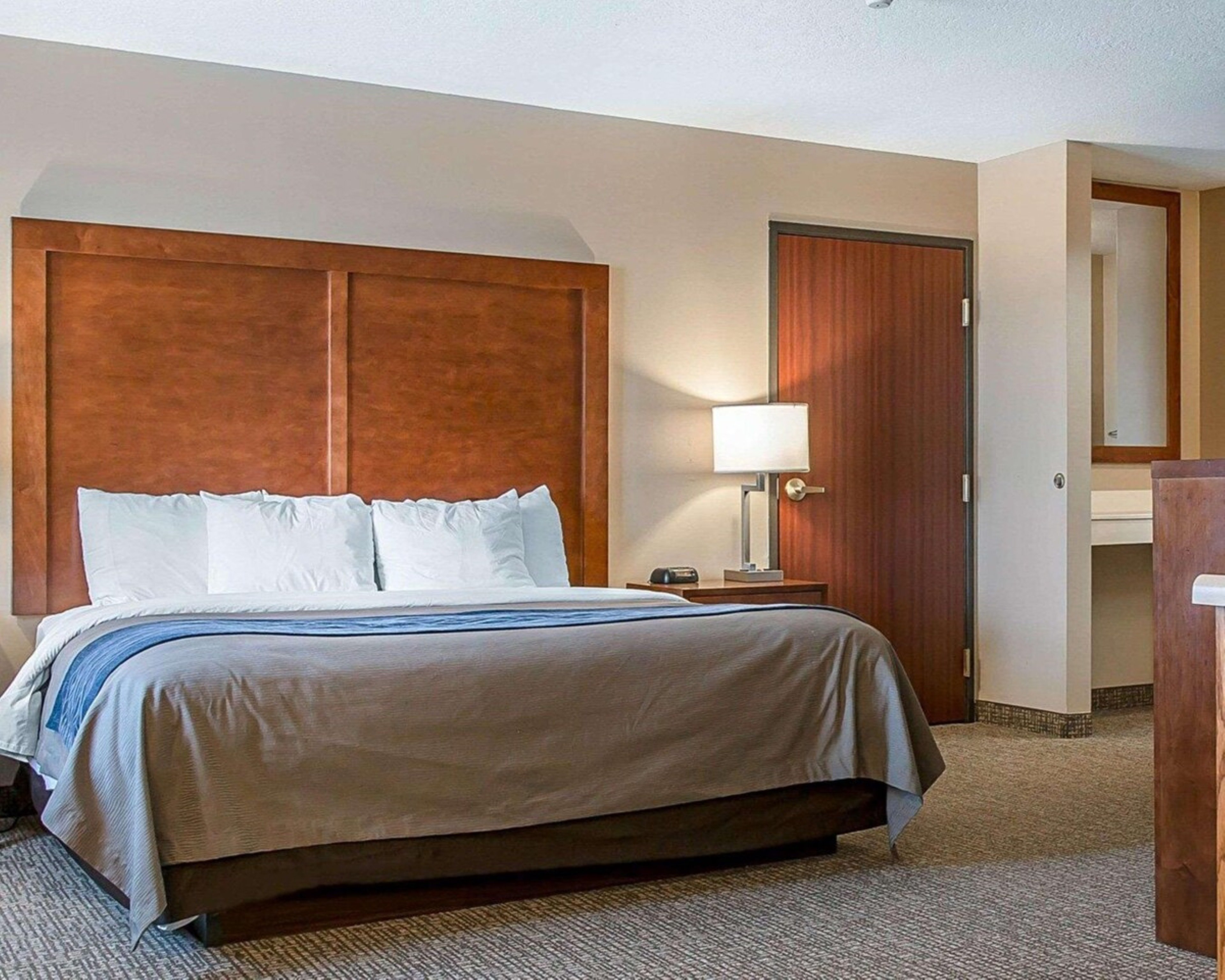 BLUFFTON INN AND SUITES-guestroom-Guest Room.jpg