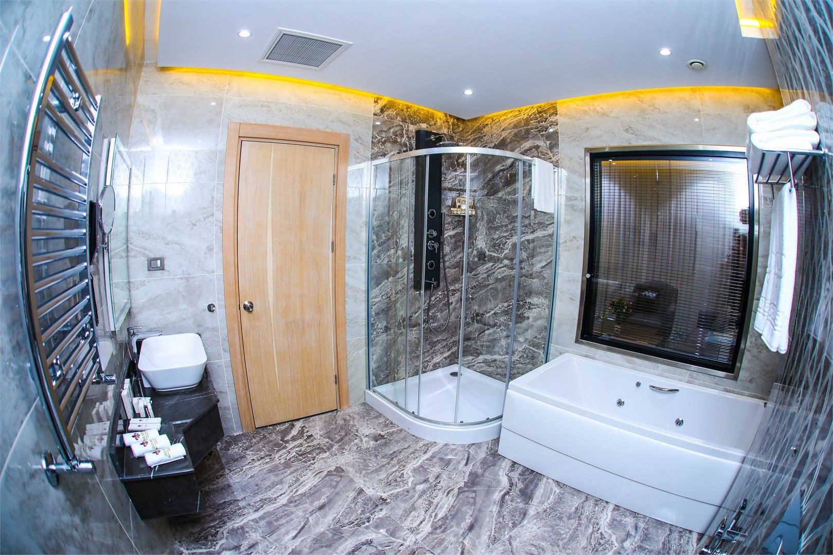IRIS HOTEL BAKU-guestroom-BATHROOM.jpg