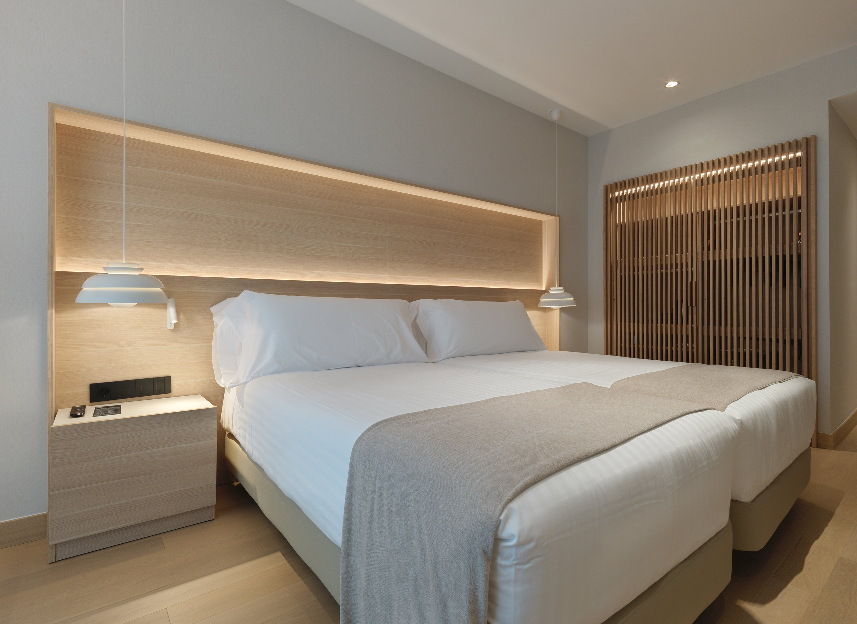 HOTEL ZENIT CORUNA-guestroom-Twin Room.jpg