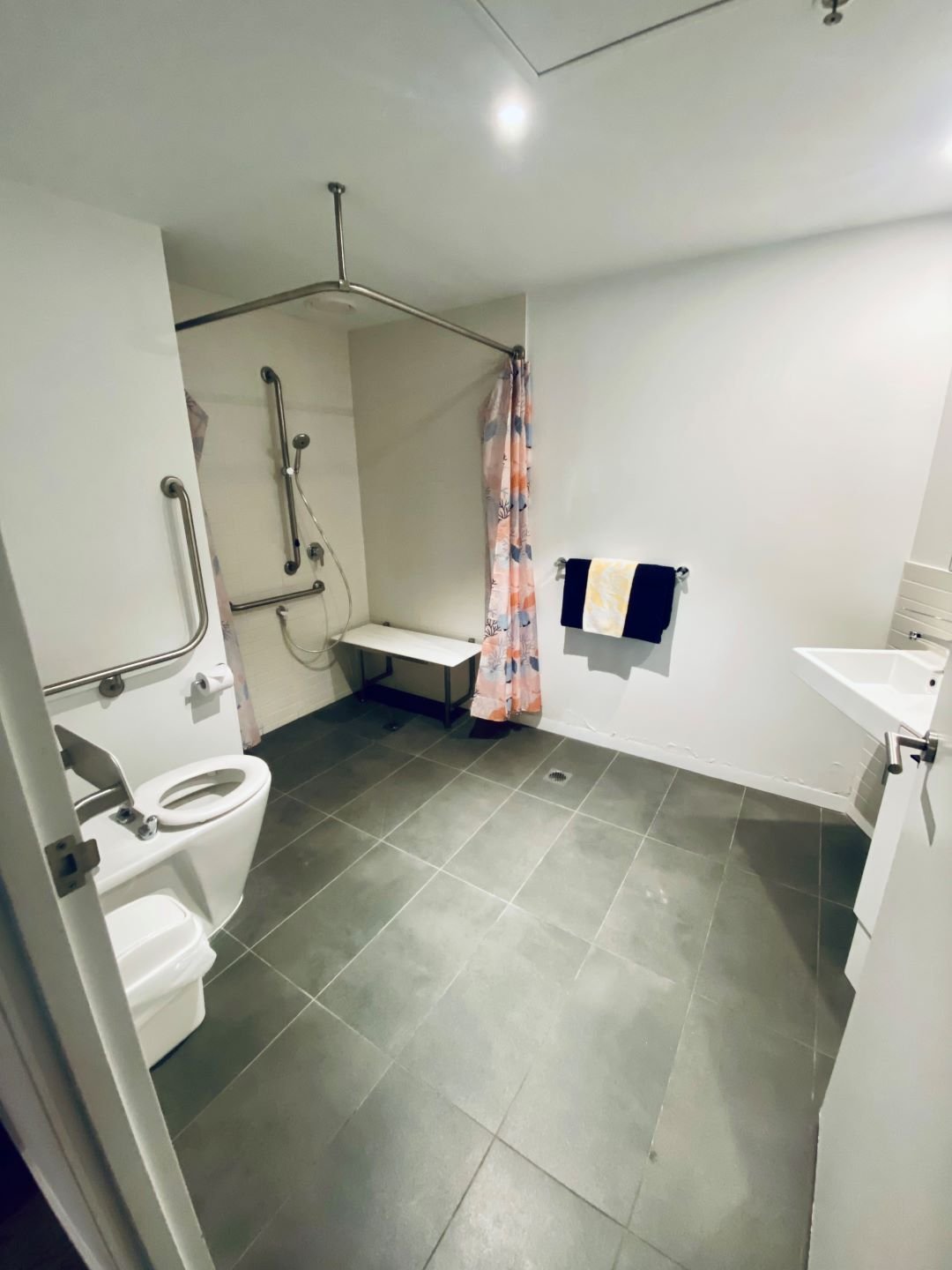 QUEST FLEMINGTON CENTRAL-guestroom-Accessible Bathroom.jpg