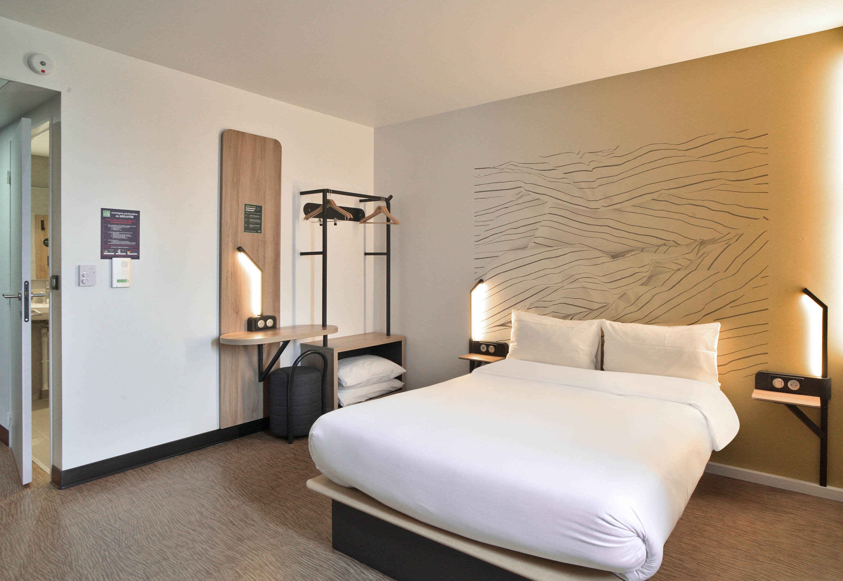 B&B HOTEL DREUX NORD-guestroom-ROOM.jpg