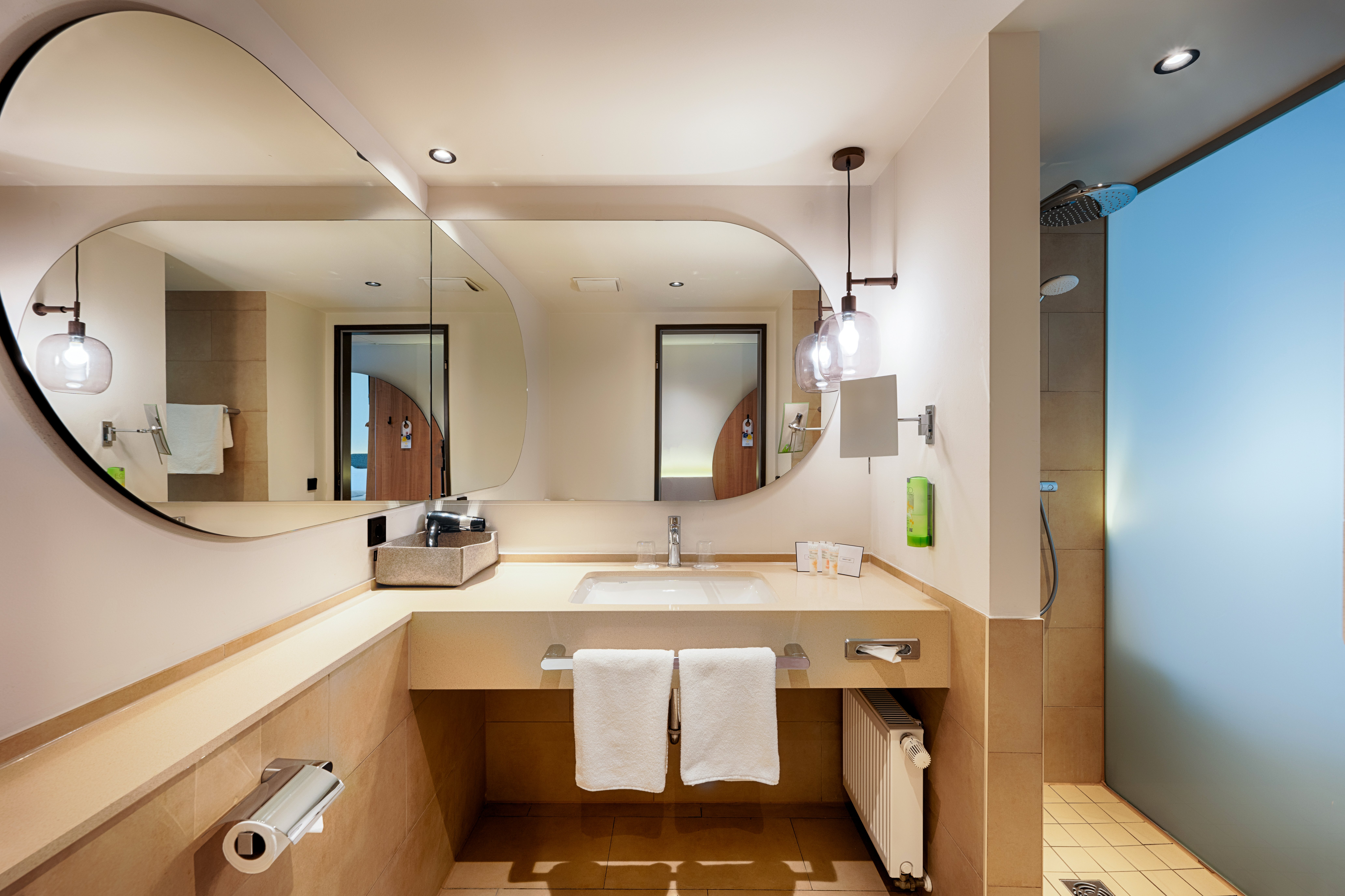 WELCOME HOTEL DARMSTADT CITY-guestroom-WELCOME HOTEL DARMSTADT DELUXE BAD.jpg