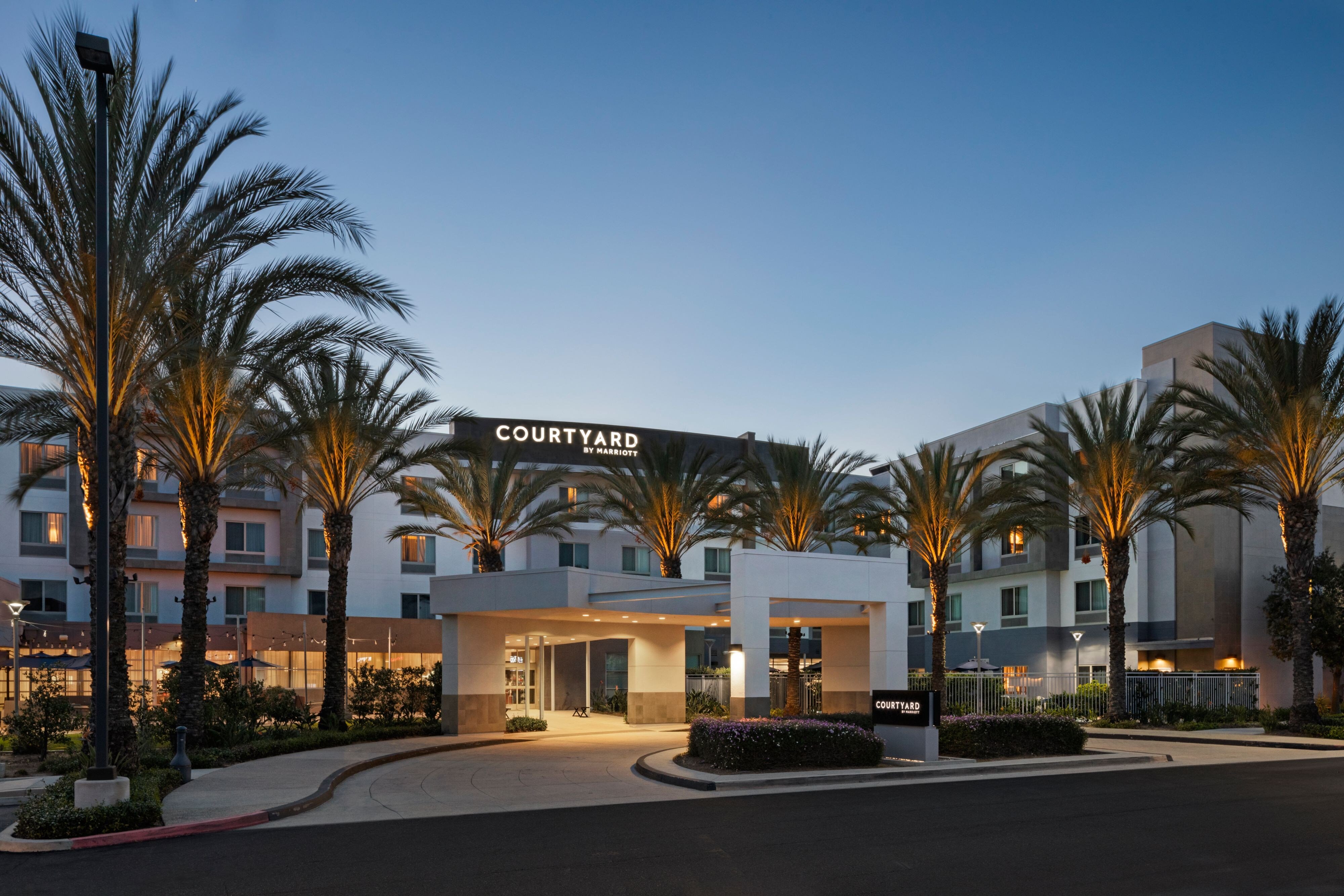 Courtyard Long Beach Airport