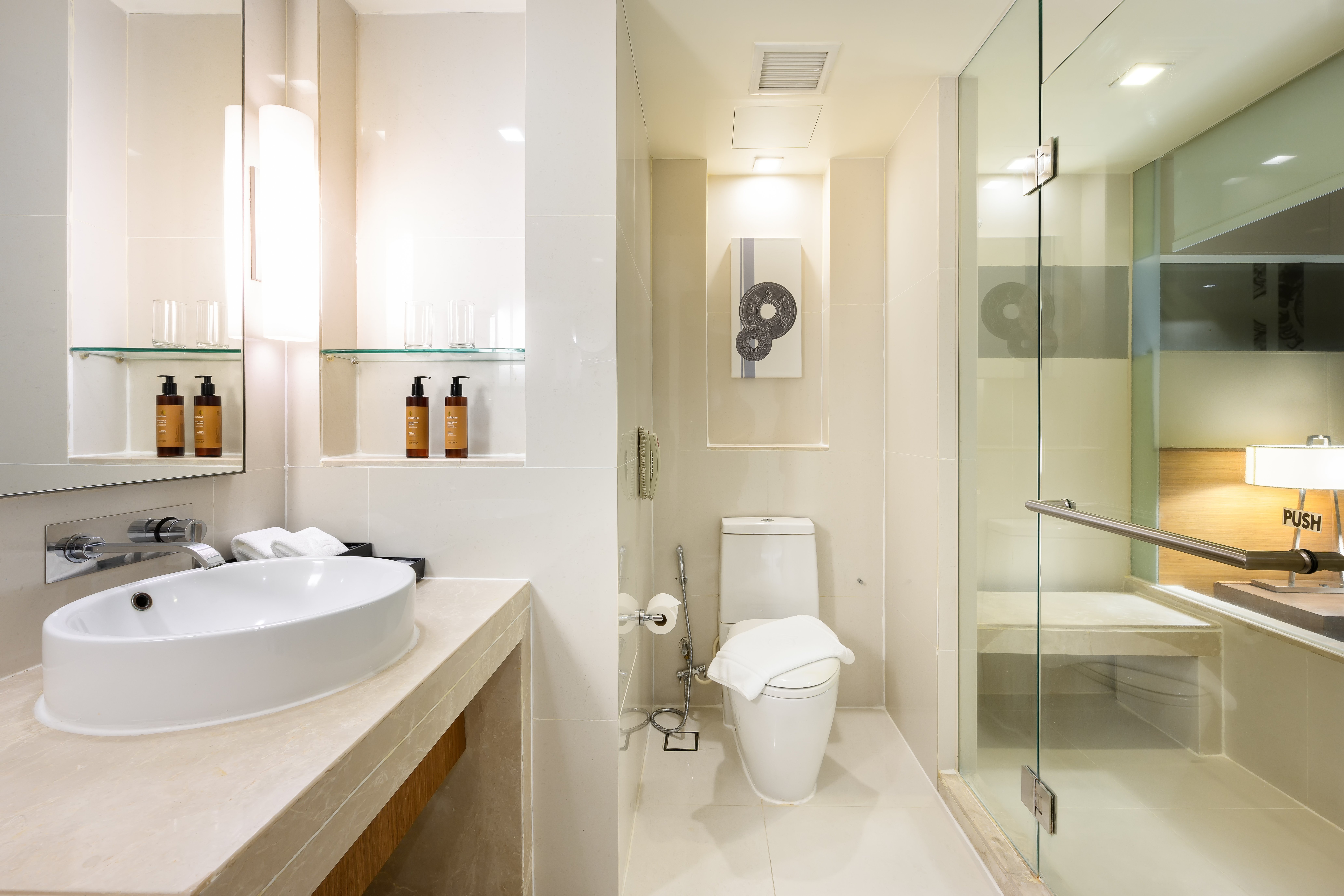 CENTARA GRAND CENTRAL LADPRAO-guestroom-01 Deluxe - Bathroom.jpg