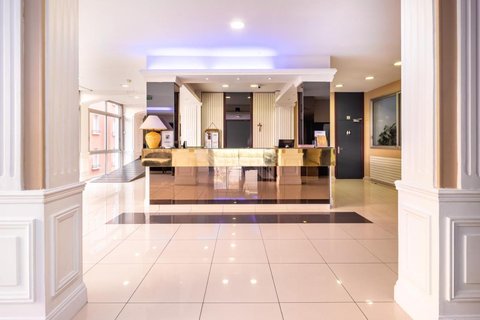 611166 Lobby