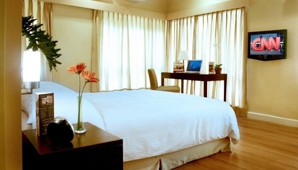 The Linden Suites-guestroom-Masters Bedroom Three Bedroom Suite.jpg